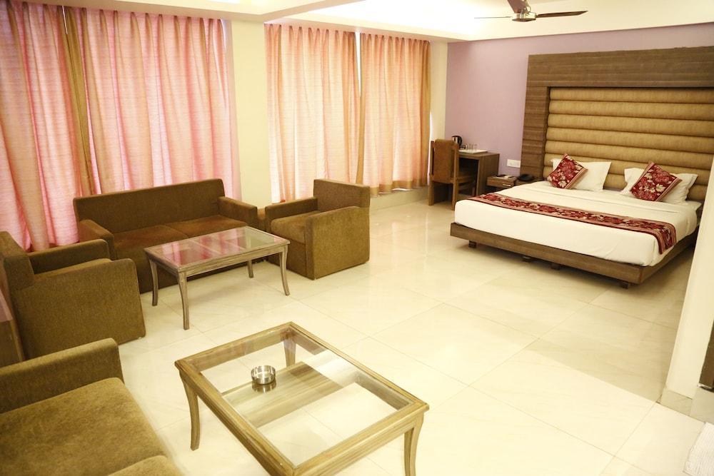 Palette Hotel Nisarga By Sunday Bhopal Ngoại thất bức ảnh