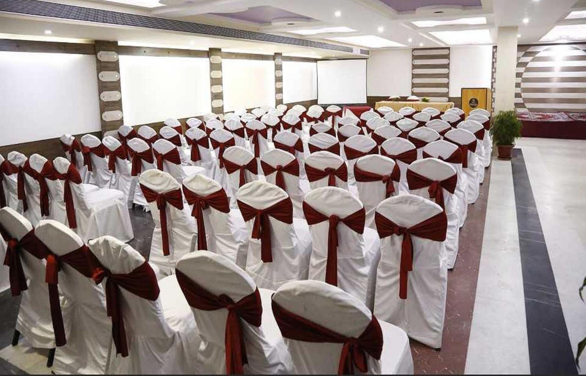 Palette Hotel Nisarga By Sunday Bhopal Ngoại thất bức ảnh