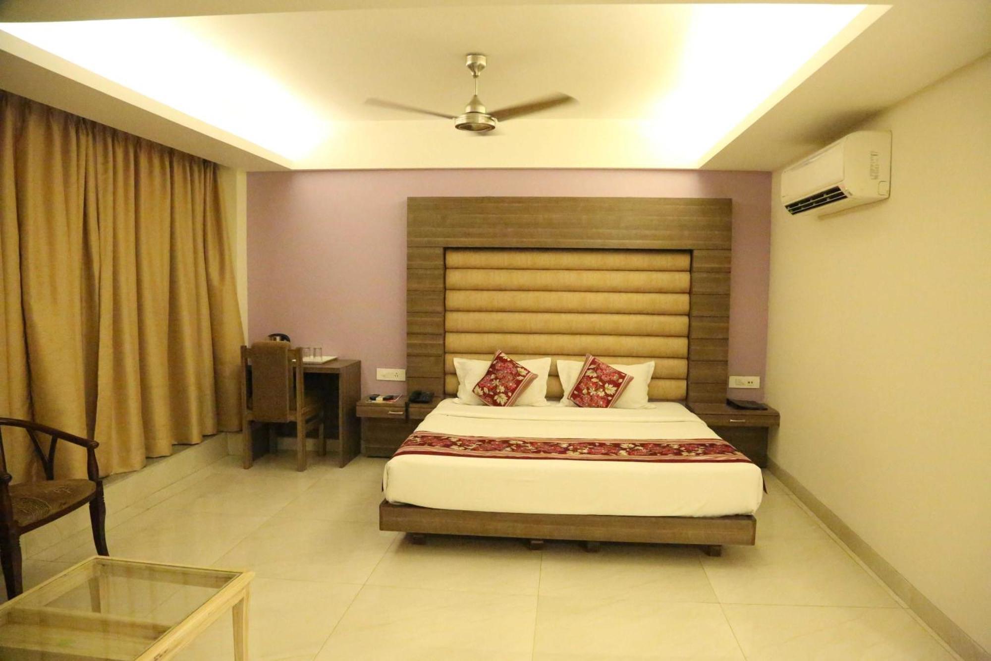 Palette Hotel Nisarga By Sunday Bhopal Ngoại thất bức ảnh