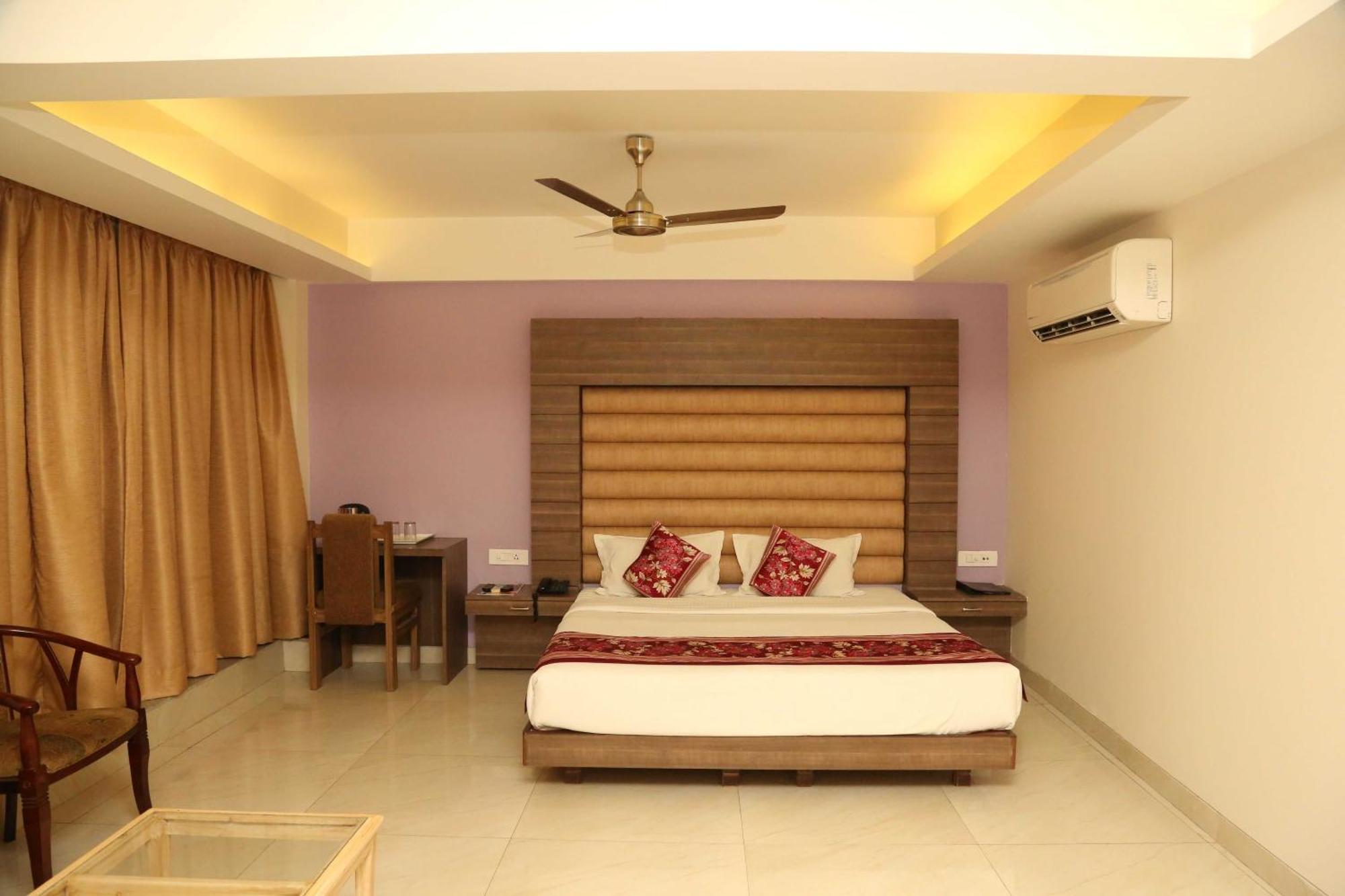 Palette Hotel Nisarga By Sunday Bhopal Ngoại thất bức ảnh