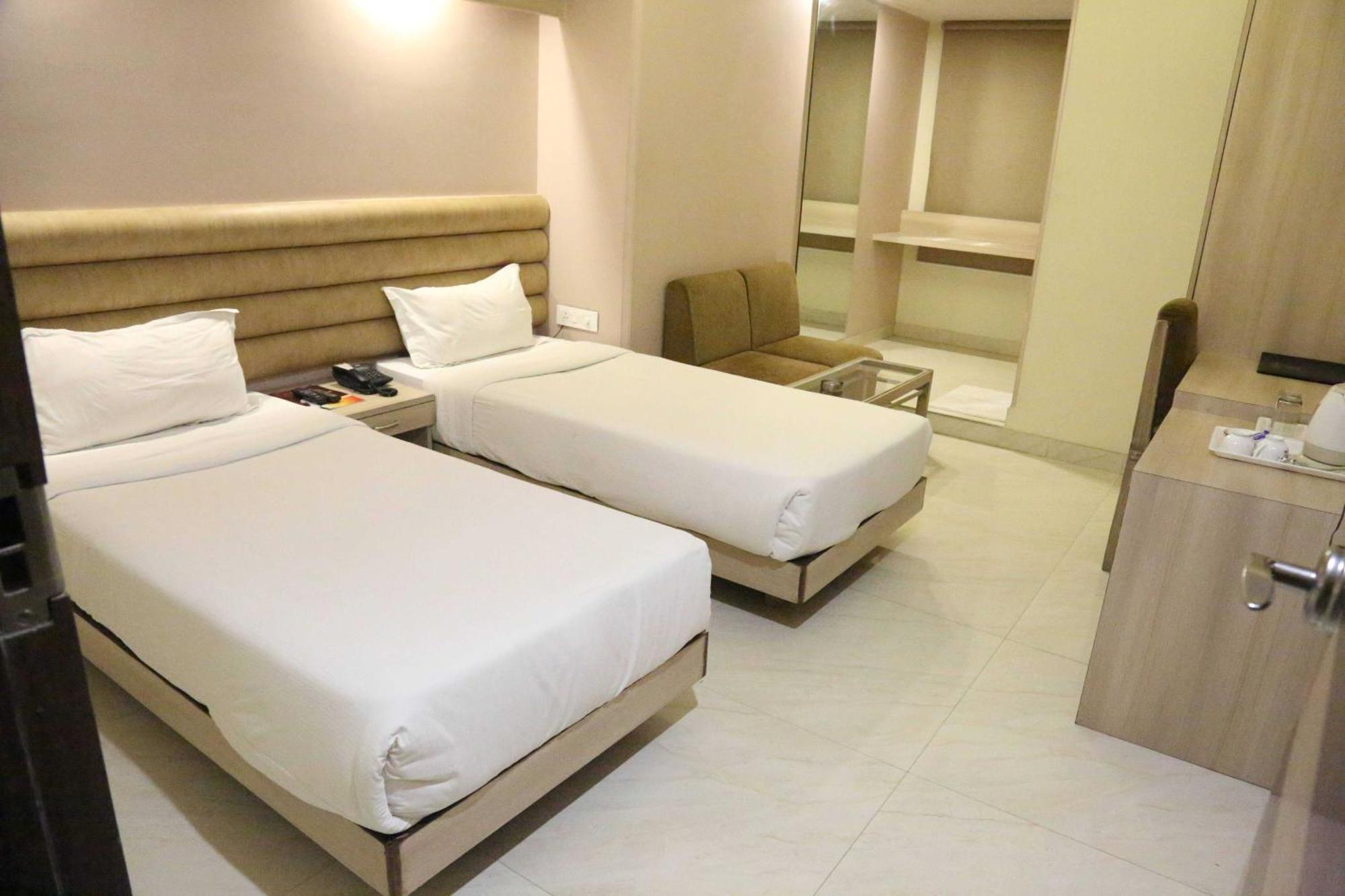Palette Hotel Nisarga By Sunday Bhopal Ngoại thất bức ảnh