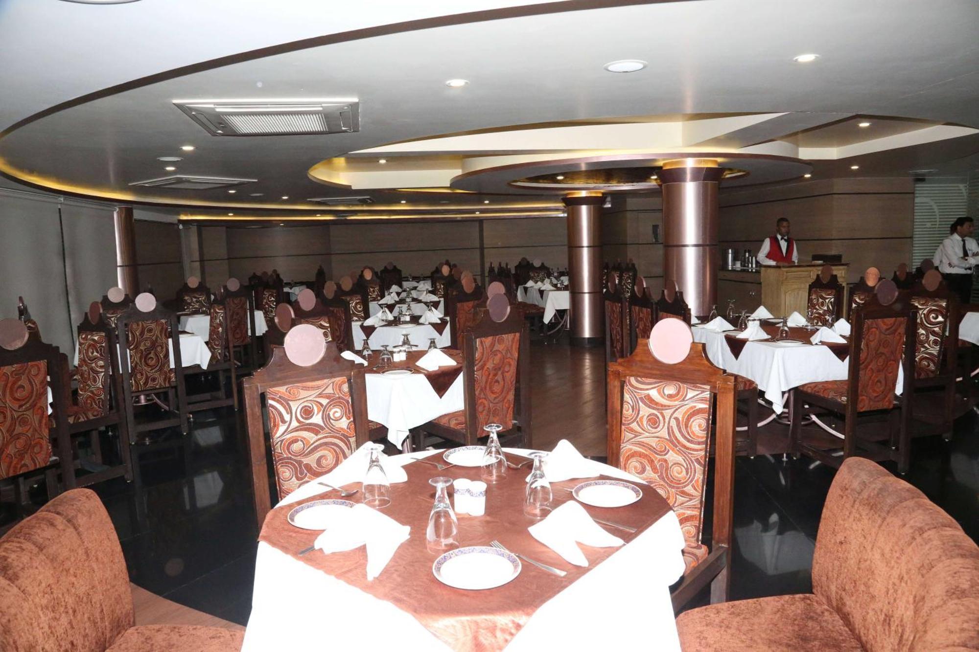 Palette Hotel Nisarga By Sunday Bhopal Ngoại thất bức ảnh