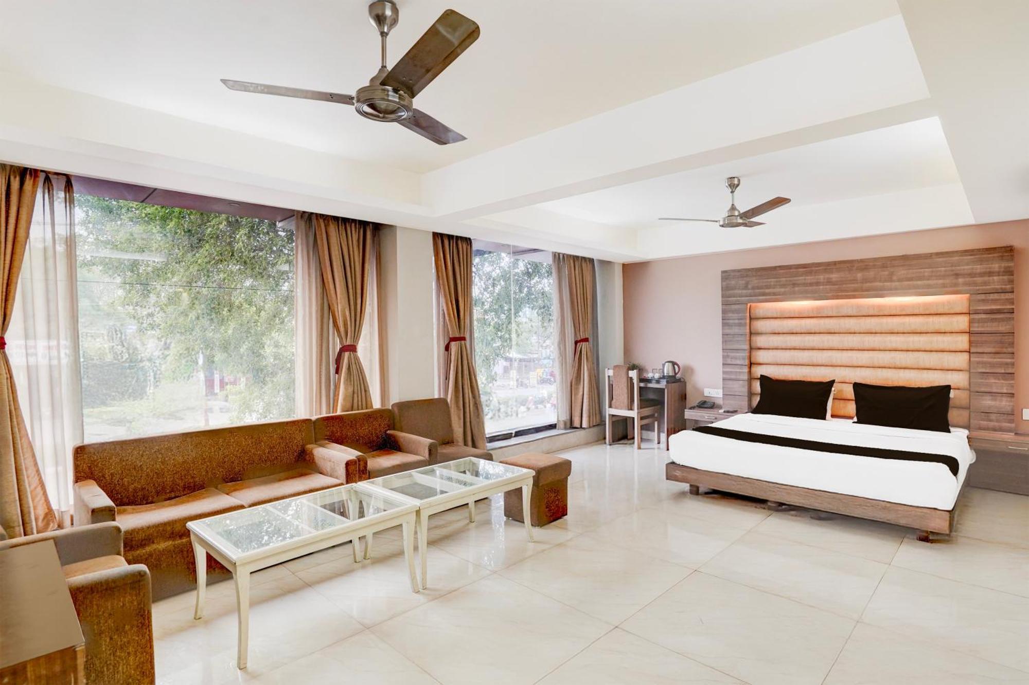 Palette Hotel Nisarga By Sunday Bhopal Ngoại thất bức ảnh